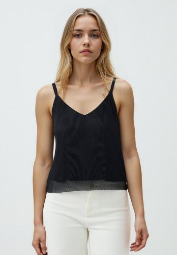 Топ на бретельках