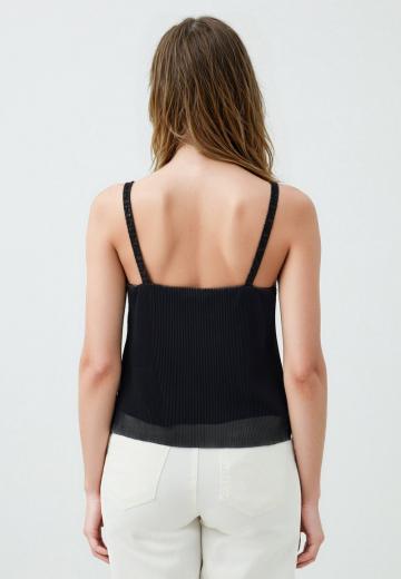 Топ на бретельках