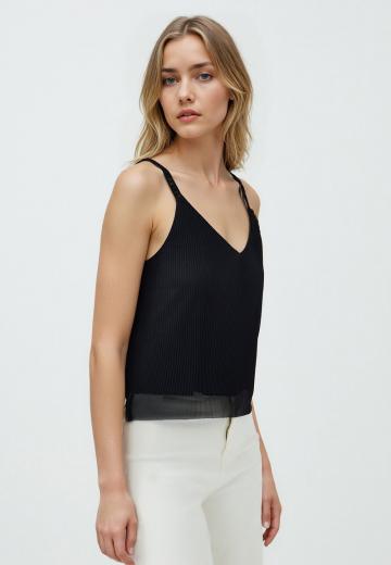 Топ на бретельках