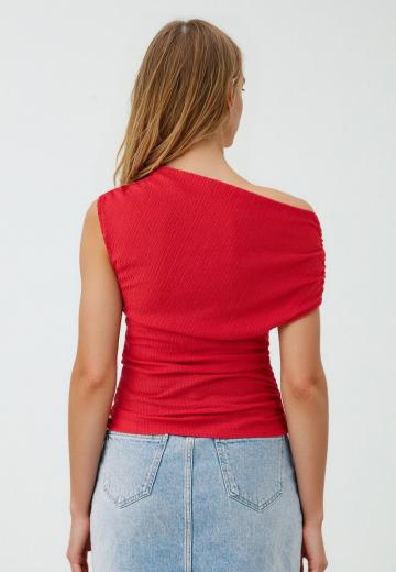 Блузка без рукавов