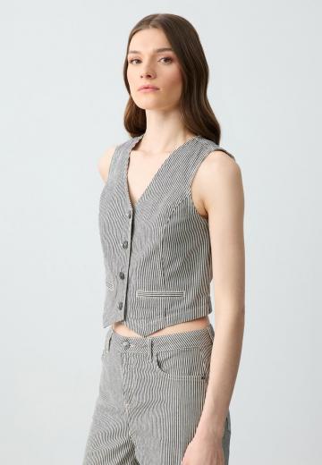 Короткая куртка