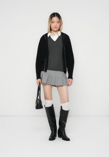 Вязаная кофта