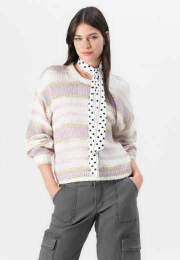 Пуловер в полоску