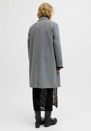 Шерстяное пальто