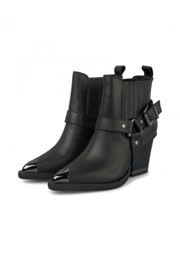 Полусапожки на высоком каблуке