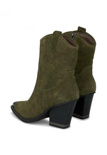 Полусапожки на высоком каблуке