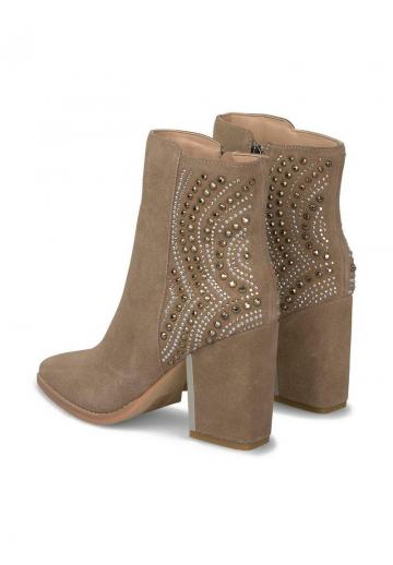 Полусапожки на высоком каблуке