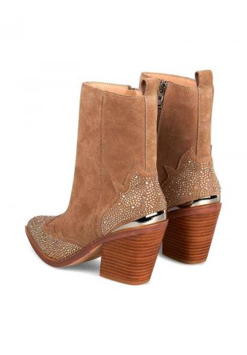 Полусапожки на высоком каблуке