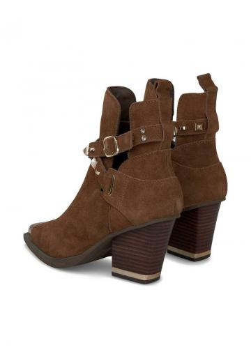 Полусапожки на высоком каблуке