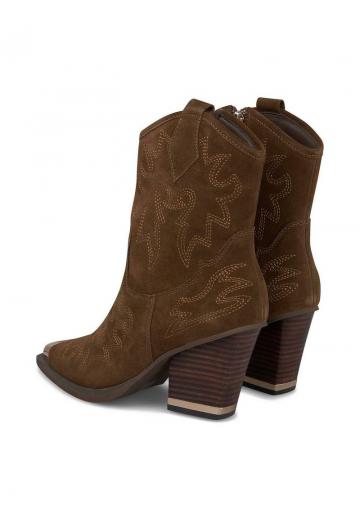 Полусапожки на высоком каблуке