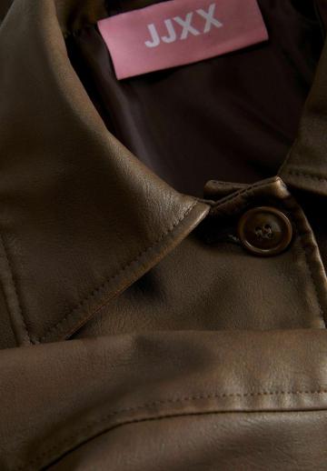 Короткая куртка