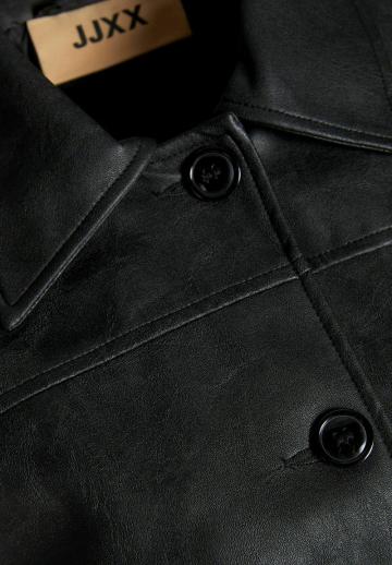 Короткая куртка