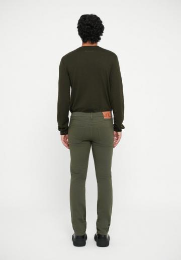 Узкие джинсы