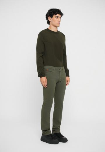 Узкие джинсы