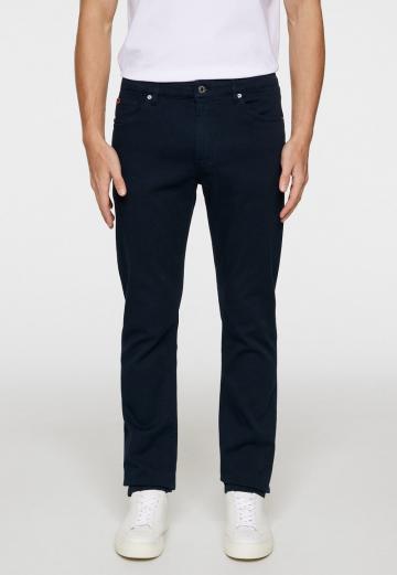 Узкие джинсы