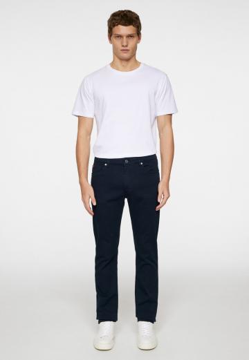 Узкие джинсы