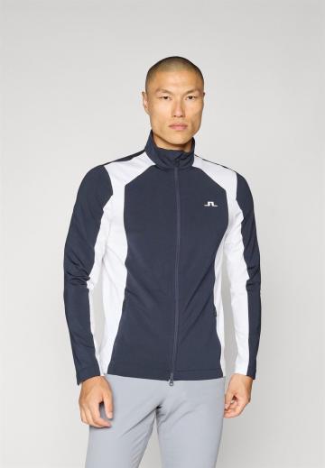 Спортивная куртка