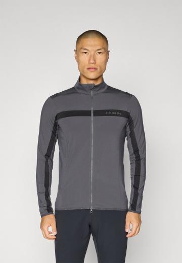 Спортивная куртка