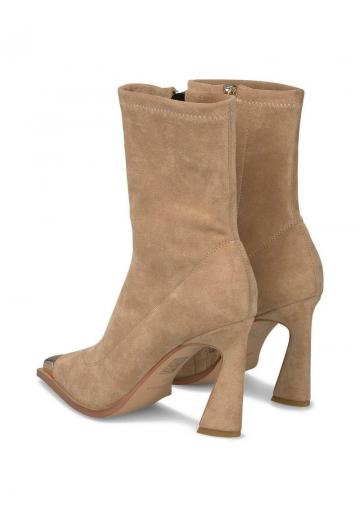 Полусапожки на высоком каблуке