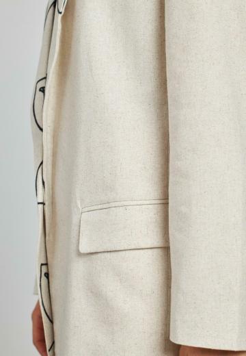 Короткое пальто