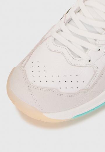 Кроссовки для зала