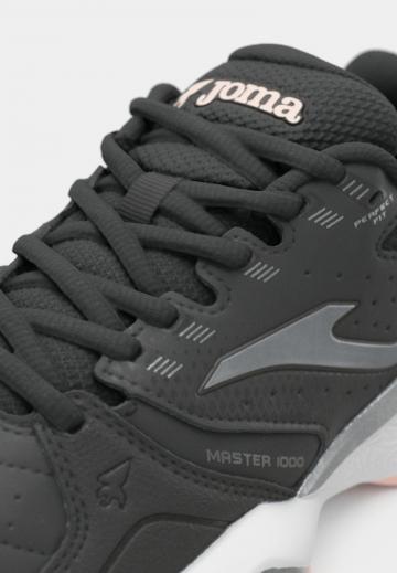 Теннисные кроссовки