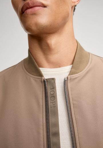 Куртка бомбер