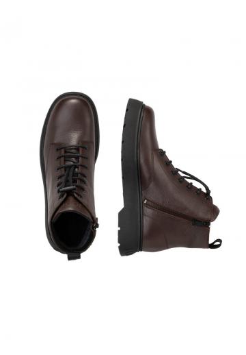 Ботинки на шнуровке