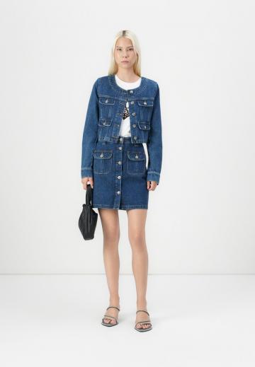 Джинсовая куртка