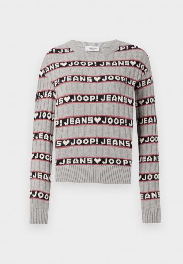 Пуловер в полоску