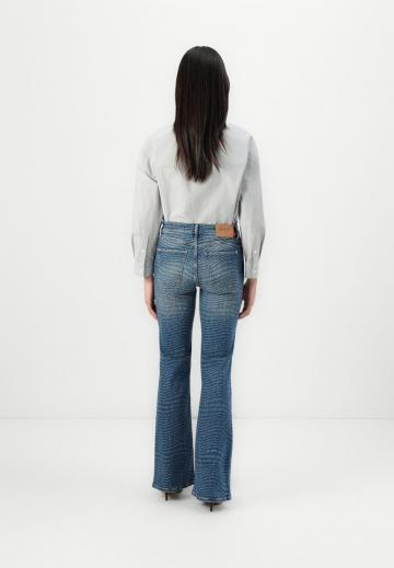 Клешеные брюки