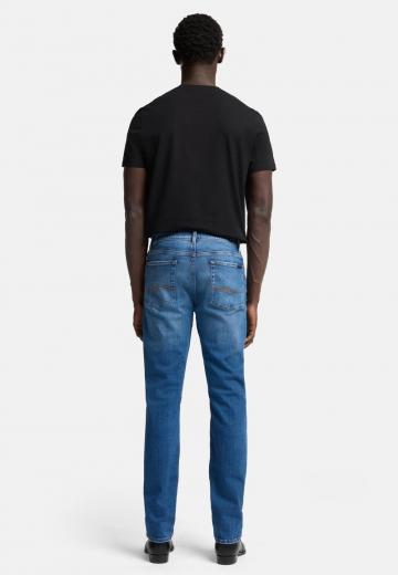 Узкие джинсы