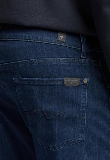 Узкие джинсы