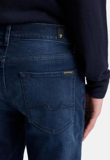 Узкие джинсы