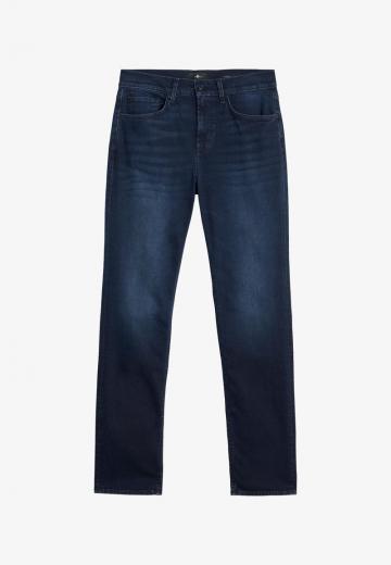 Узкие джинсы