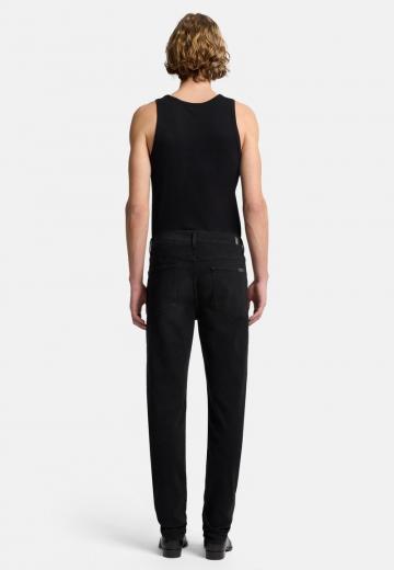 Узкие джинсы