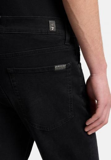 Узкие джинсы