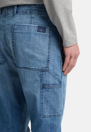 Прямые джинсы