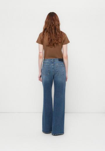 Клешеные джинсы