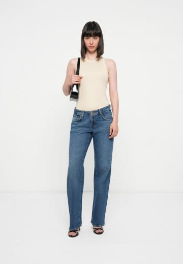 Клешеные джинсы