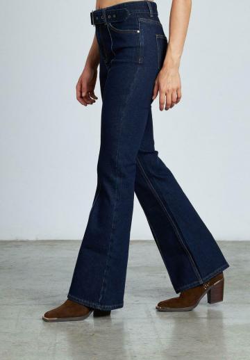 Клешеные брюки