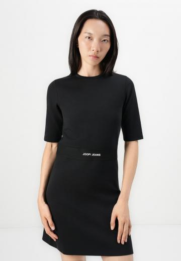 Короткое платье