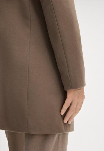 Короткое пальто