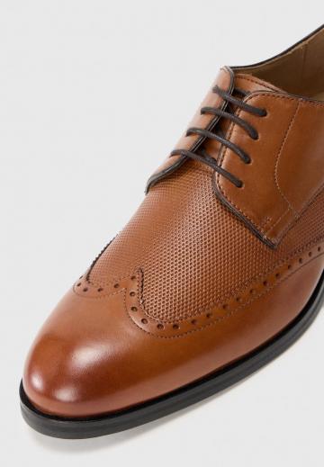 Ботинки на шнуровке