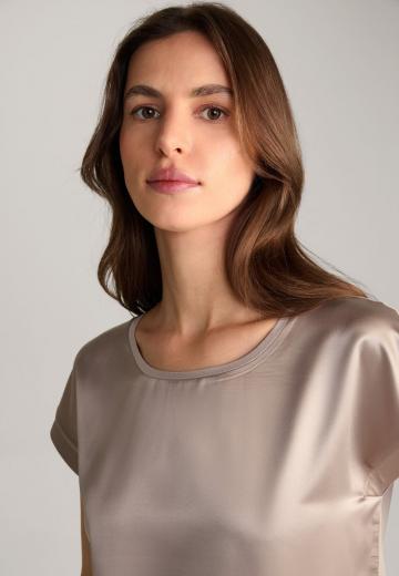 Атласная блузка