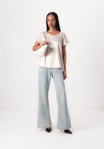 Атласная блузка