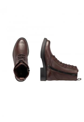 Ботинки на шнуровке