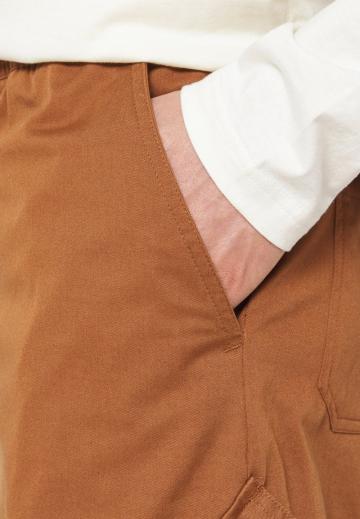 Брюки с накладными карманами