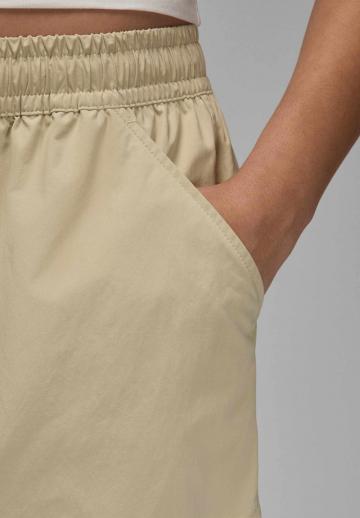 Брюки с накладными карманами