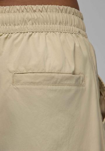 Брюки с накладными карманами